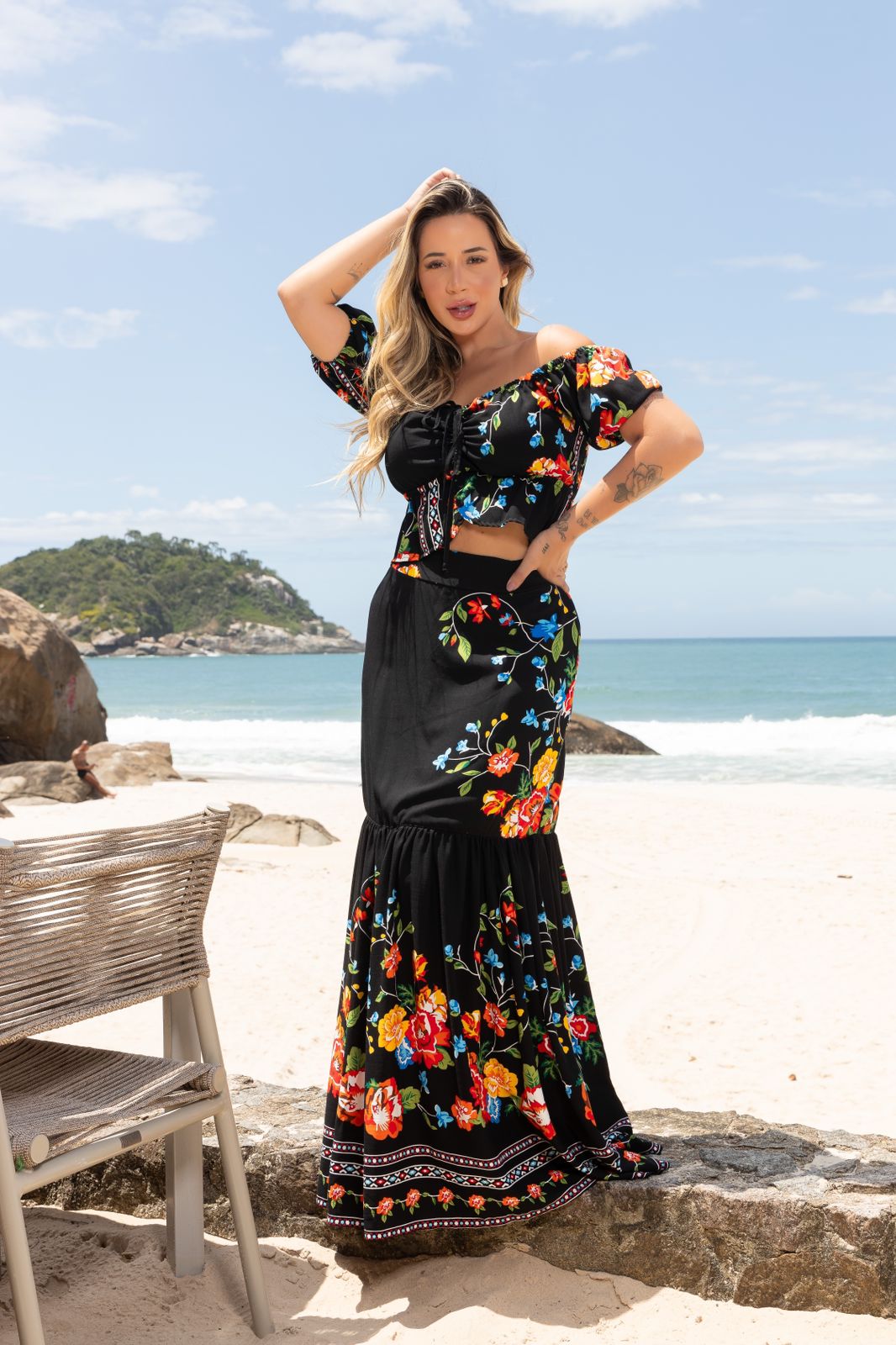 Conjunto em viscose estampada de saia longa