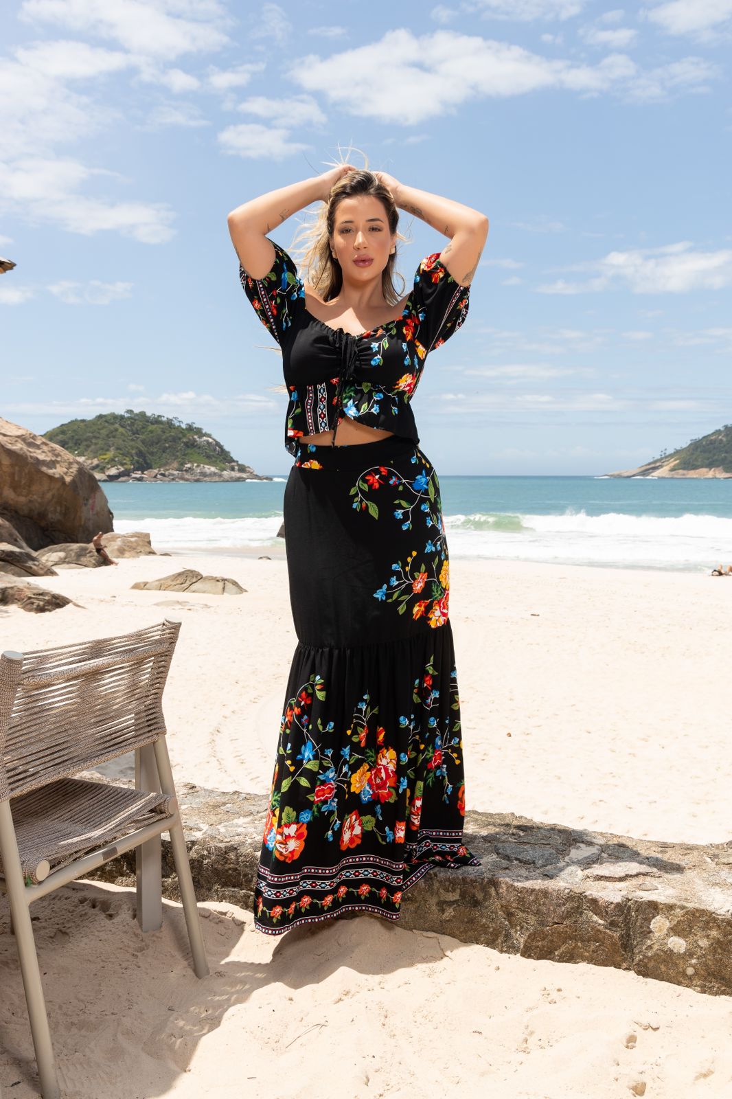 Conjunto em viscose estampada de saia longa