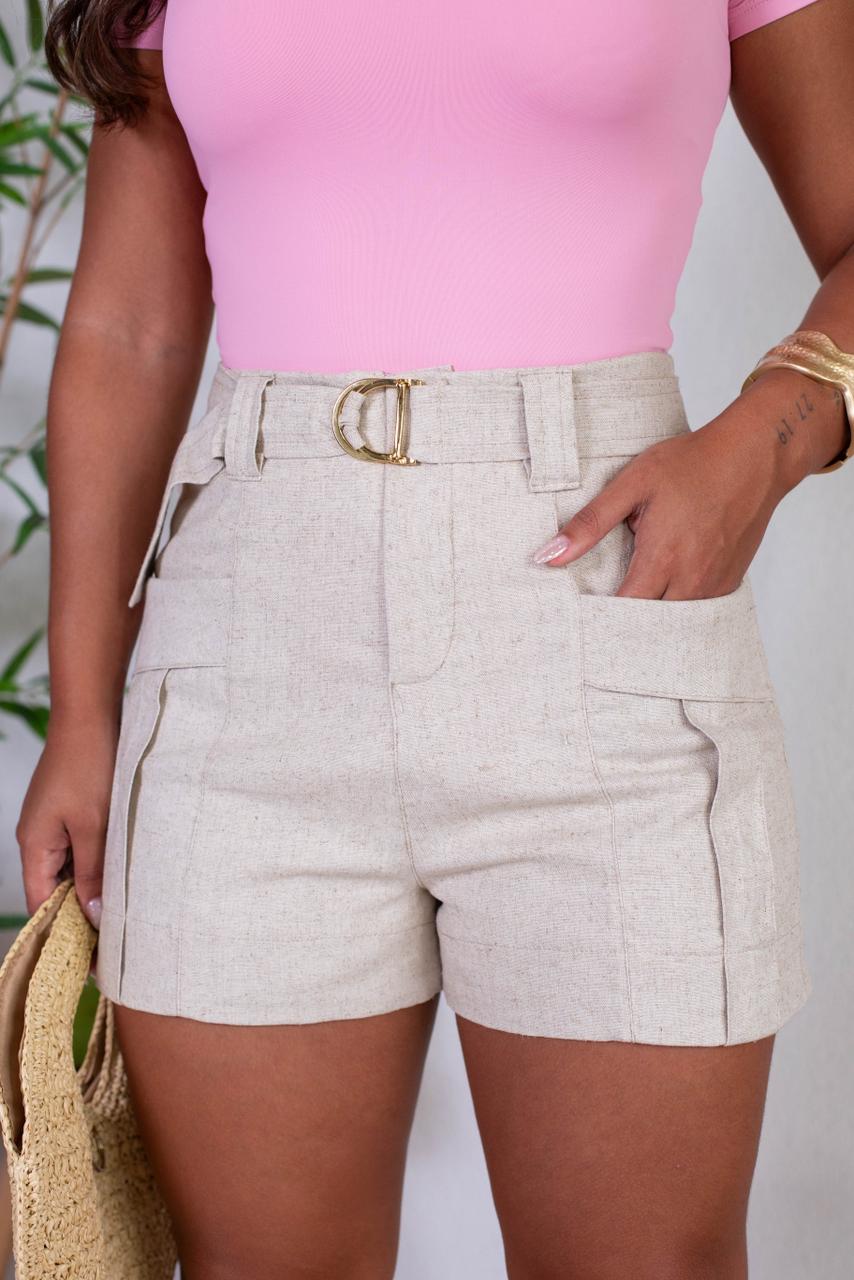 Short de linho com bolsos cargos