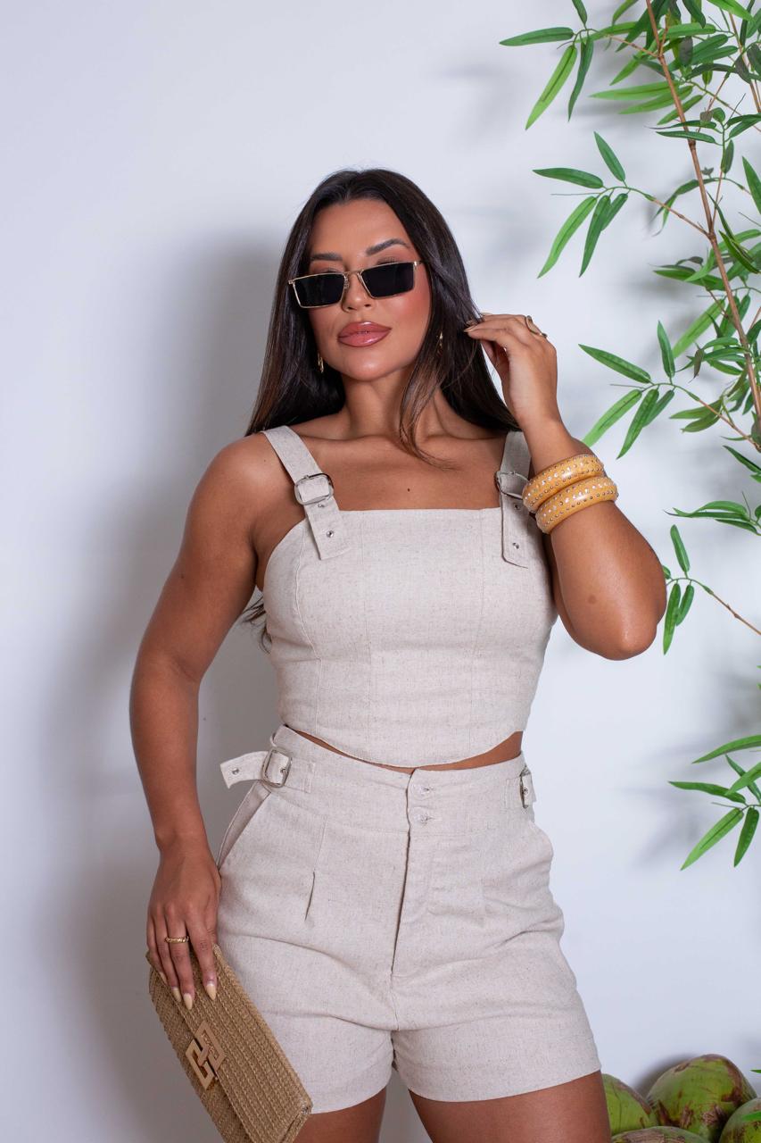 Conjunto de linho com fivelas